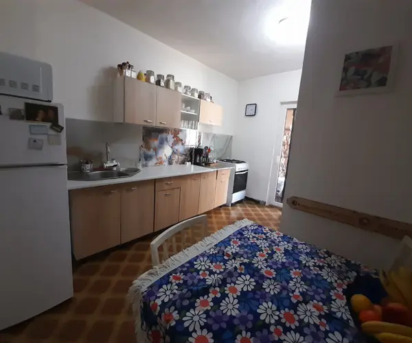 Apartament – De Închiriat – Crișcior – 4 – camere – Chirie la 5 km de centrul Bradului (jud Hunedoara) in Gura Barza