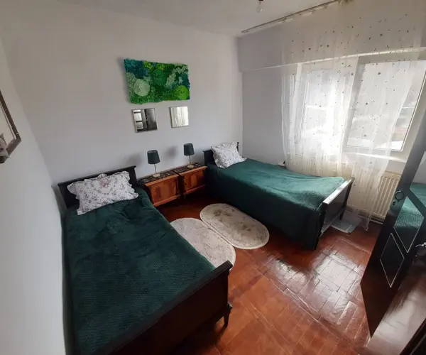 Apartament – De Închiriat – Crișcior – 4 – camere – Chirie la 5 km de centrul Bradului (jud Hunedoara) in Gura Barza