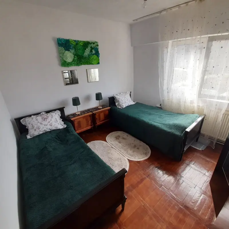 Apartament – De Închiriat – Crișcior – 4 – camere – Chirie la 5 km de centrul Bradului (jud Hunedoara) in Gura Barza