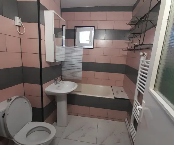 Apartament – De Închiriat – Crișcior – 4 – camere – Chirie la 5 km de centrul Bradului (jud Hunedoara) in Gura Barza