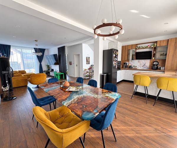 Casă – De Vânzare – Hărman – 4 – camere – DUPLEX MODERN, COMPLET MOBILAT ȘI UTILAT – HĂRMAN–SÂNPETRU