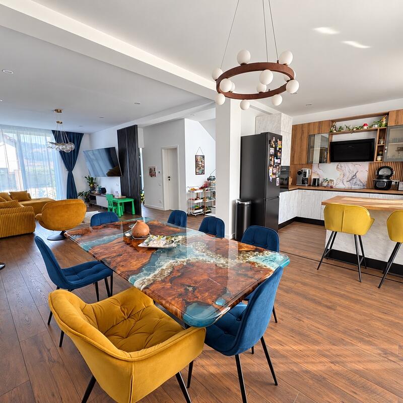 Casă – De Vânzare – Hărman – 4 – camere – DUPLEX MODERN, COMPLET MOBILAT ȘI UTILAT – HĂRMAN–SÂNPETRU