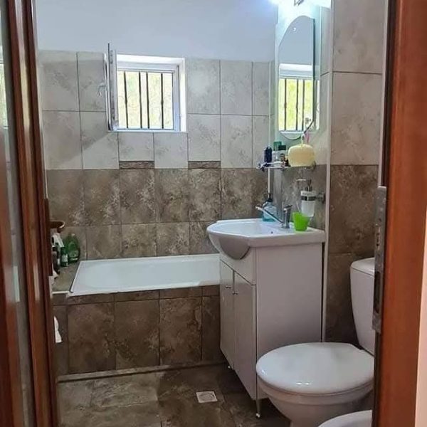 Apartament – De Vânzare – Băile Govora – 3 – camere – Apartament în Băile Govora! Preț 66.500 Euro