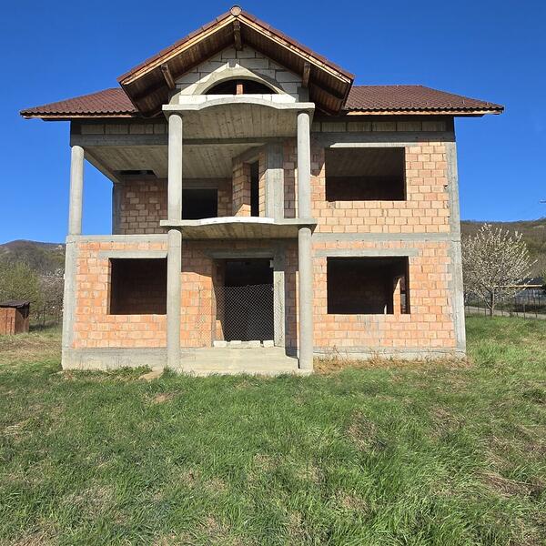 Casă – De Vânzare – Dăești – 5 – camere – Casă Impunătoare Cu Teren Generos De Vânzare–Dăești, Județul Vâlcea!🚦 Preț 127.000 Euro