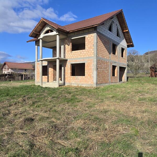 Casă – De Vânzare – Dăești – 5 – camere – Casă Impunătoare Cu Teren Generos De Vânzare–Dăești, Județul Vâlcea!🚦 Preț 127.000 Euro