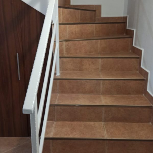 Casă  De Vanzare  Ramnicu Valcea  5  camere  ⭐ CASĂ DEOSEBITĂ CU PERSONALITATE  Știrbei Vodă, Nr. 172A  VALCEA ⭐ Preț: 265.000 E