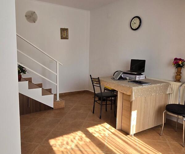 Casă  De Vanzare  Ramnicu Valcea  5  camere  ⭐ CASĂ DEOSEBITĂ CU PERSONALITATE  Știrbei Vodă, Nr. 172A  VALCEA ⭐ Preț: 265.000 E