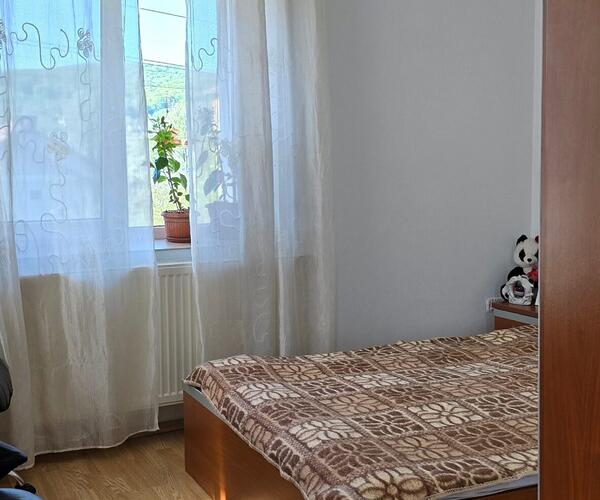 Casă  De Vanzare  Ramnicu Valcea  5  camere  ⭐ CASĂ DEOSEBITĂ CU PERSONALITATE  Știrbei Vodă, Nr. 172A  VALCEA ⭐ Preț: 265.000 E