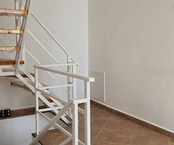 Casă  De Vanzare  Ramnicu Valcea  5  camere  ⭐ CASĂ DEOSEBITĂ CU PERSONALITATE  Știrbei Vodă, Nr. 172A  VALCEA ⭐ Preț: 265.000 E