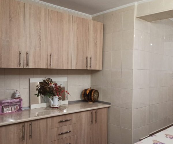 Casă  De Vanzare  Ramnicu Valcea  5  camere  ⭐ CASĂ DEOSEBITĂ CU PERSONALITATE  Știrbei Vodă, Nr. 172A  VALCEA ⭐ Preț: 265.000 E