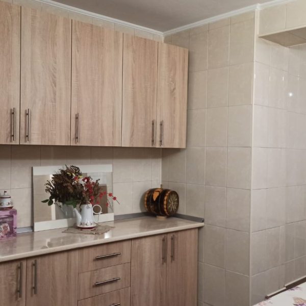 Casă  De Vanzare  Ramnicu Valcea  5  camere  ⭐ CASĂ DEOSEBITĂ CU PERSONALITATE  Știrbei Vodă, Nr. 172A  VALCEA ⭐ Preț: 265.000 E
