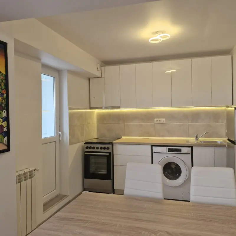Garsoniera – De Închiriat – București Sectorul 3 – 1 – camere – Proprietar inchiriez apt 1 camera Bd Decebal/Calea Calarasior/metrou P.Muncii