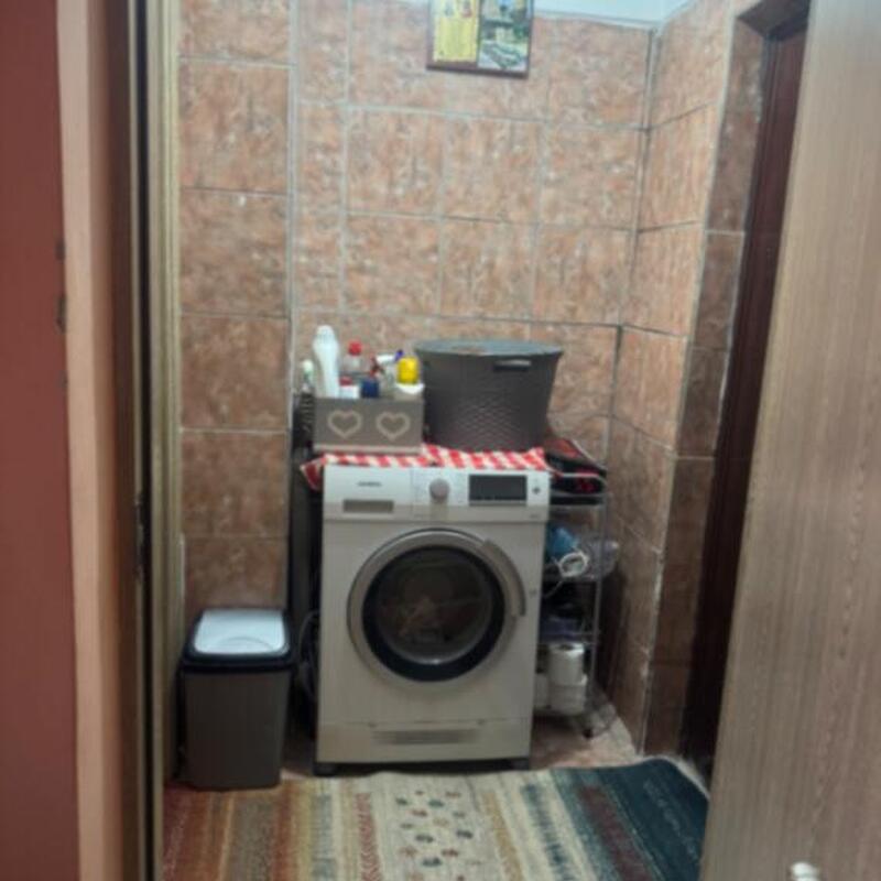 Apartament – De Vânzare – Timișoara – 1 – camere – Vând apartament cu o cameră de 27 mp cu centrală proprie