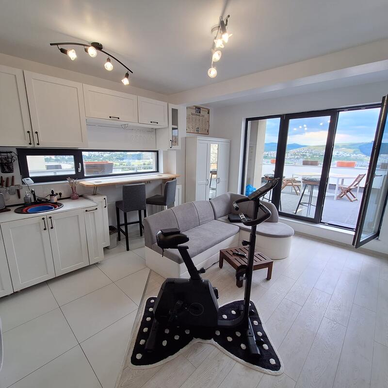 Apartament – De Închiriat – Florești – 2 – camere – Apartament modern, complet mobilat, cu terasă generoasă și parcare inclusă.