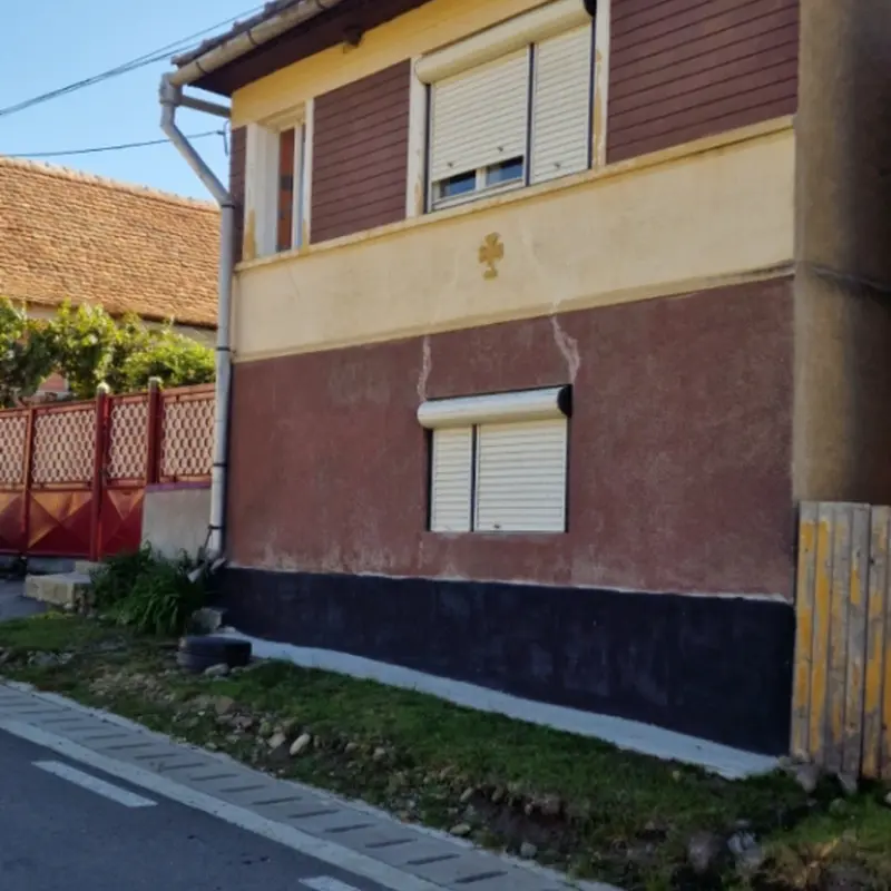 Casă – De Vânzare – Saschiz – 3 – camere – Gospodărie autentică de vânzare în sat Mihai Viteazu, jud. Mureș – teren generos și dependințe