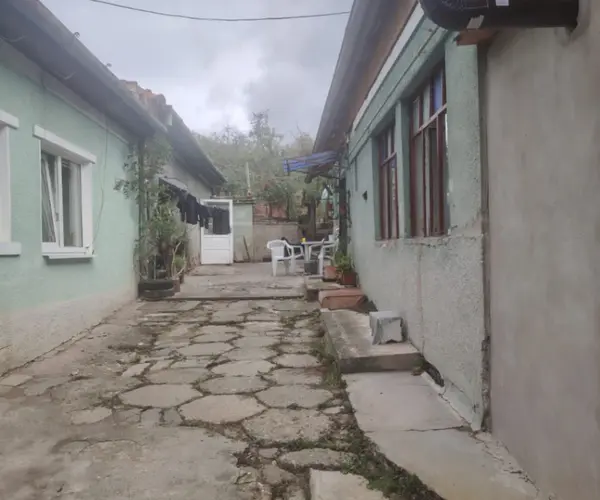 Casă – De Vânzare – Cluj-Napoca – 7 – camere – Vând 2 case locuibile în cartierul Iris