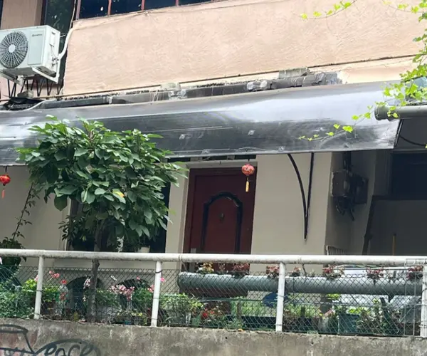 Casă – De Vânzare – Iași – 2 – camere – Vând urgent parter casa zona ultracentrala Iași