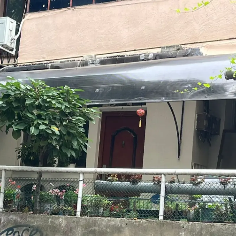 Casă – De Vânzare – Iași – 2 – camere – Vând urgent parter casa zona ultracentrala Iași