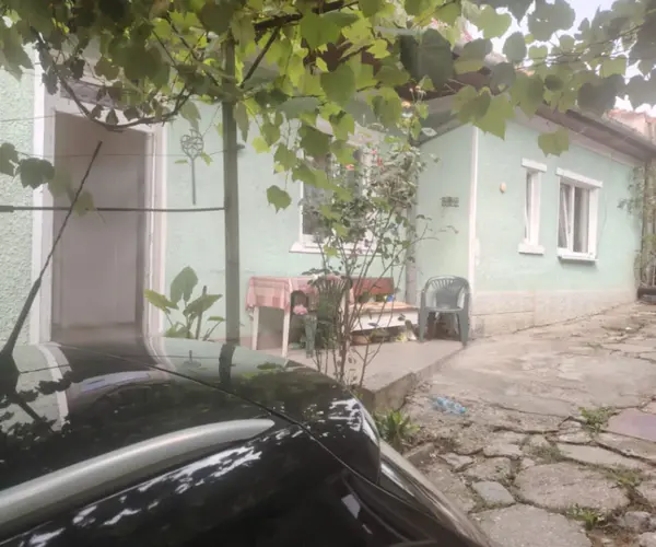 Casă – De Vânzare – Cluj-Napoca – 7 – camere – Vând 2 case locuibile în cartierul Iris