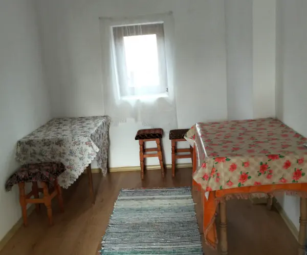 Casă – De Vânzare – Spineni – 3 – camere – Proprietate de vânzare!