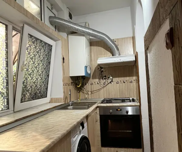Casă – De Vânzare – Iași – 2 – camere – Vând urgent parter casa zona ultracentrala Iași